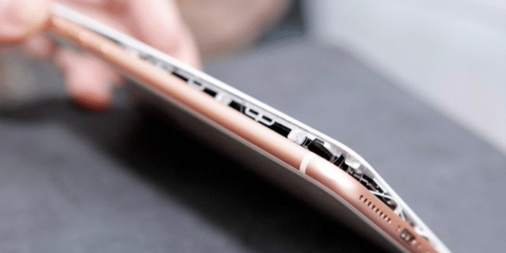 Batería de móvil hinchada.